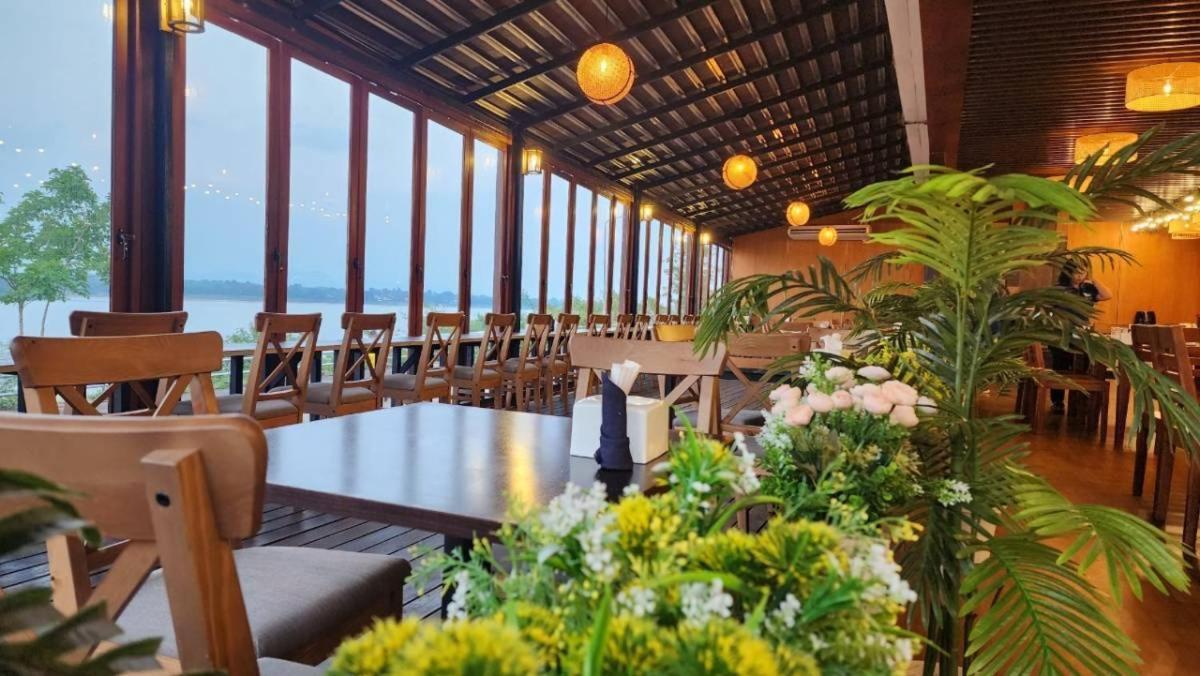 Blu Hotel Nakhon Phanom Exterior foto