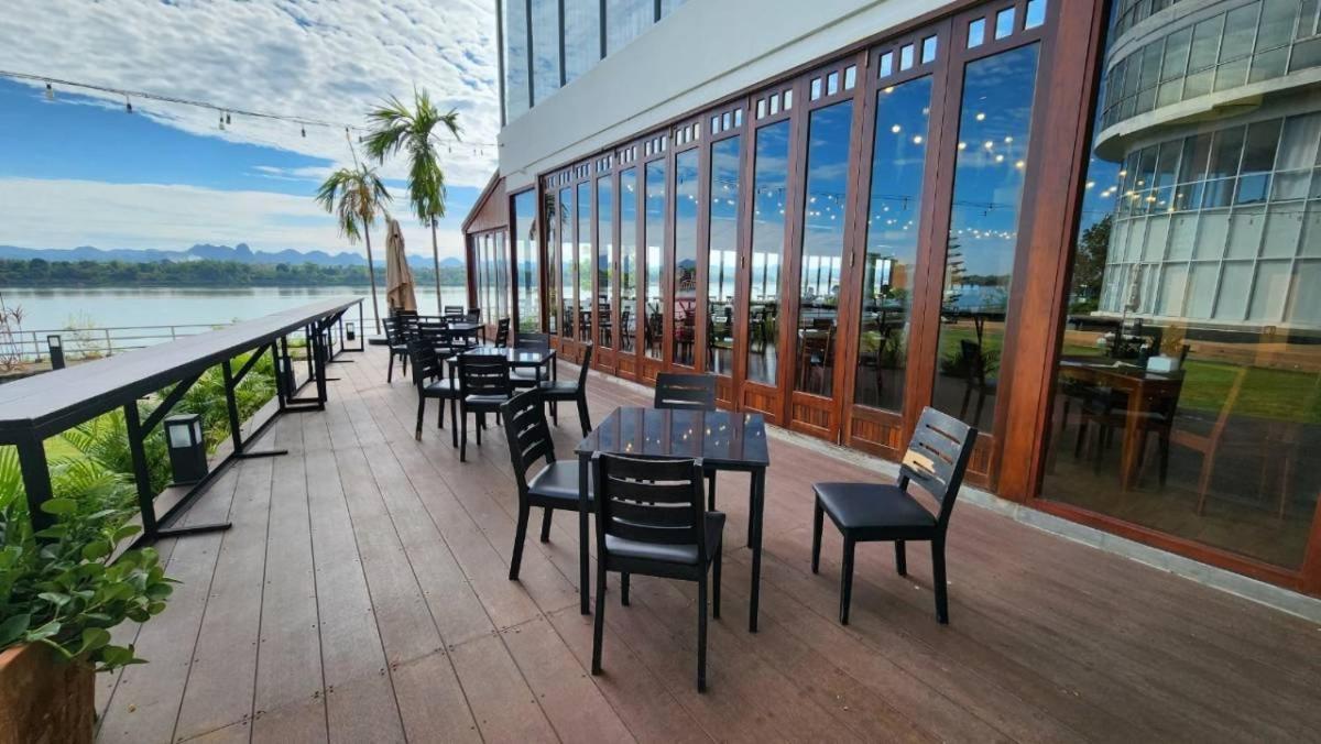 Blu Hotel Nakhon Phanom Exterior foto