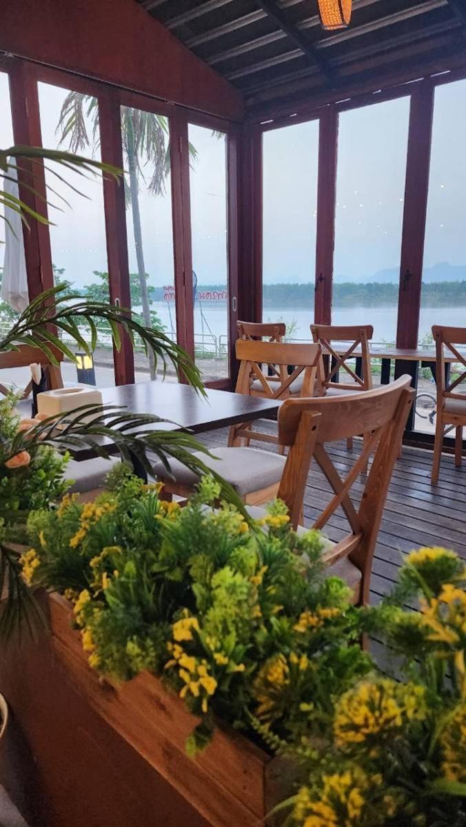 Blu Hotel Nakhon Phanom Exterior foto