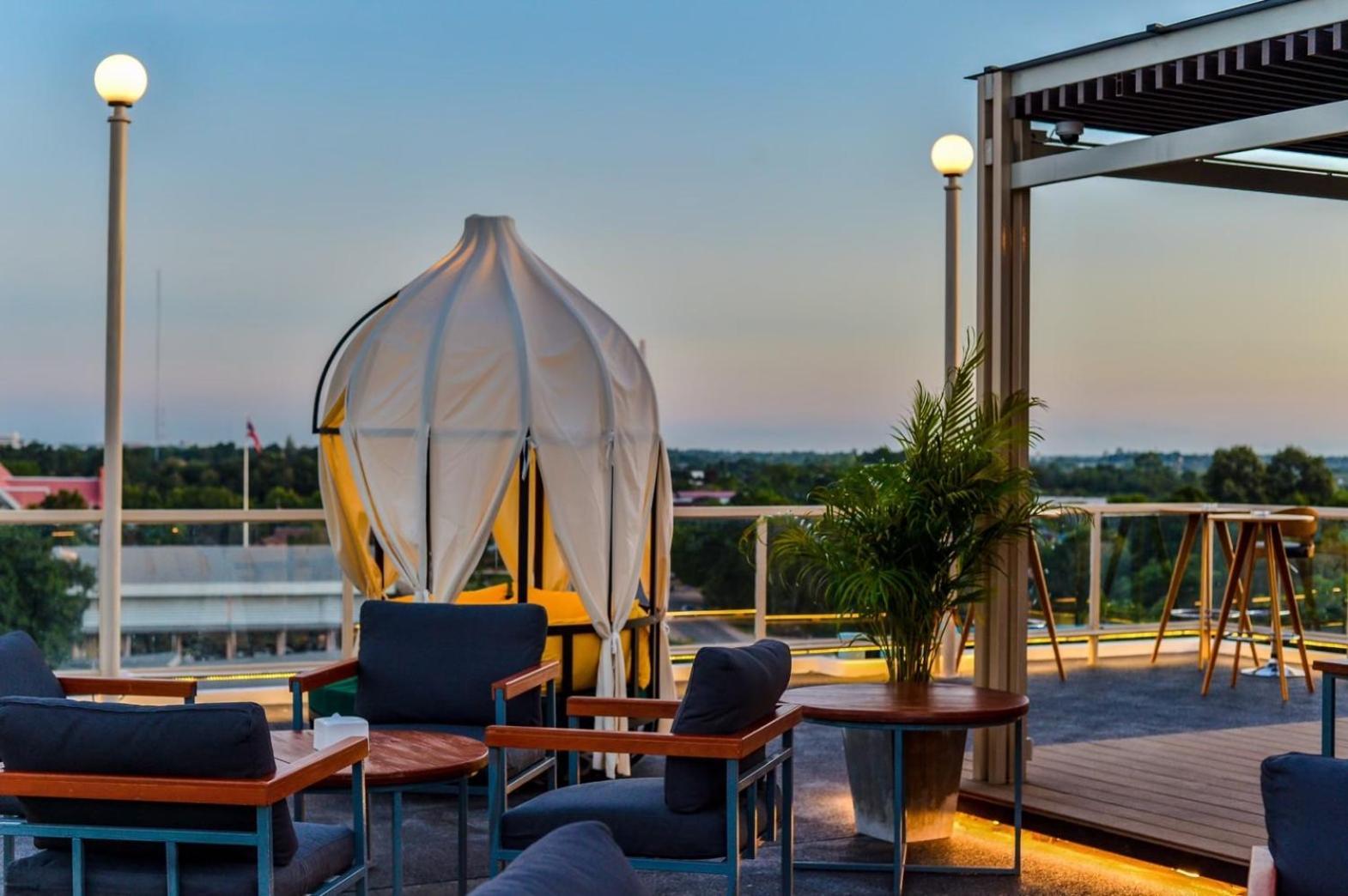 Blu Hotel Nakhon Phanom Exterior foto