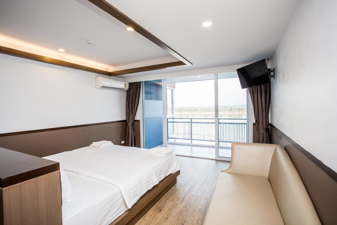 Blu Hotel Nakhon Phanom Exterior foto
