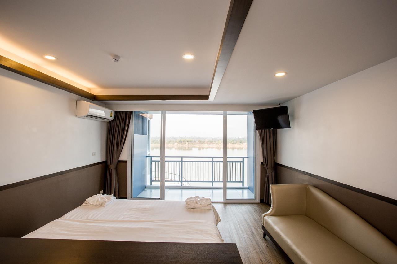 Blu Hotel Nakhon Phanom Exterior foto