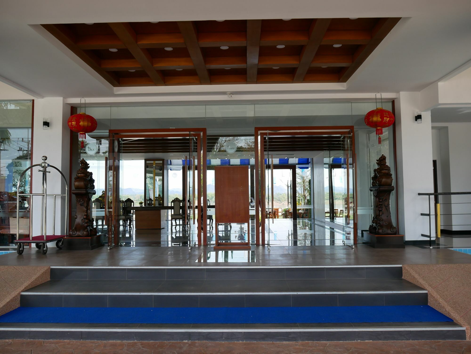 Blu Hotel Nakhon Phanom Exterior foto